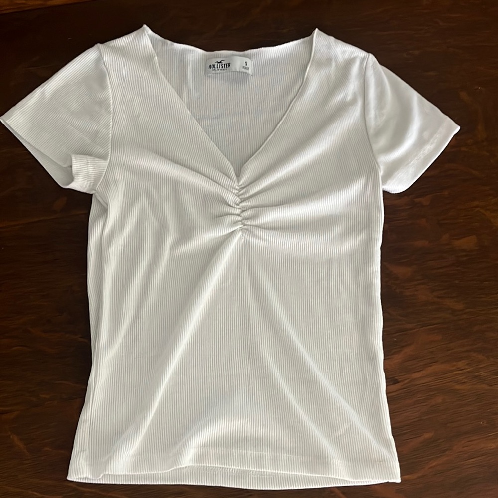 Hollister top